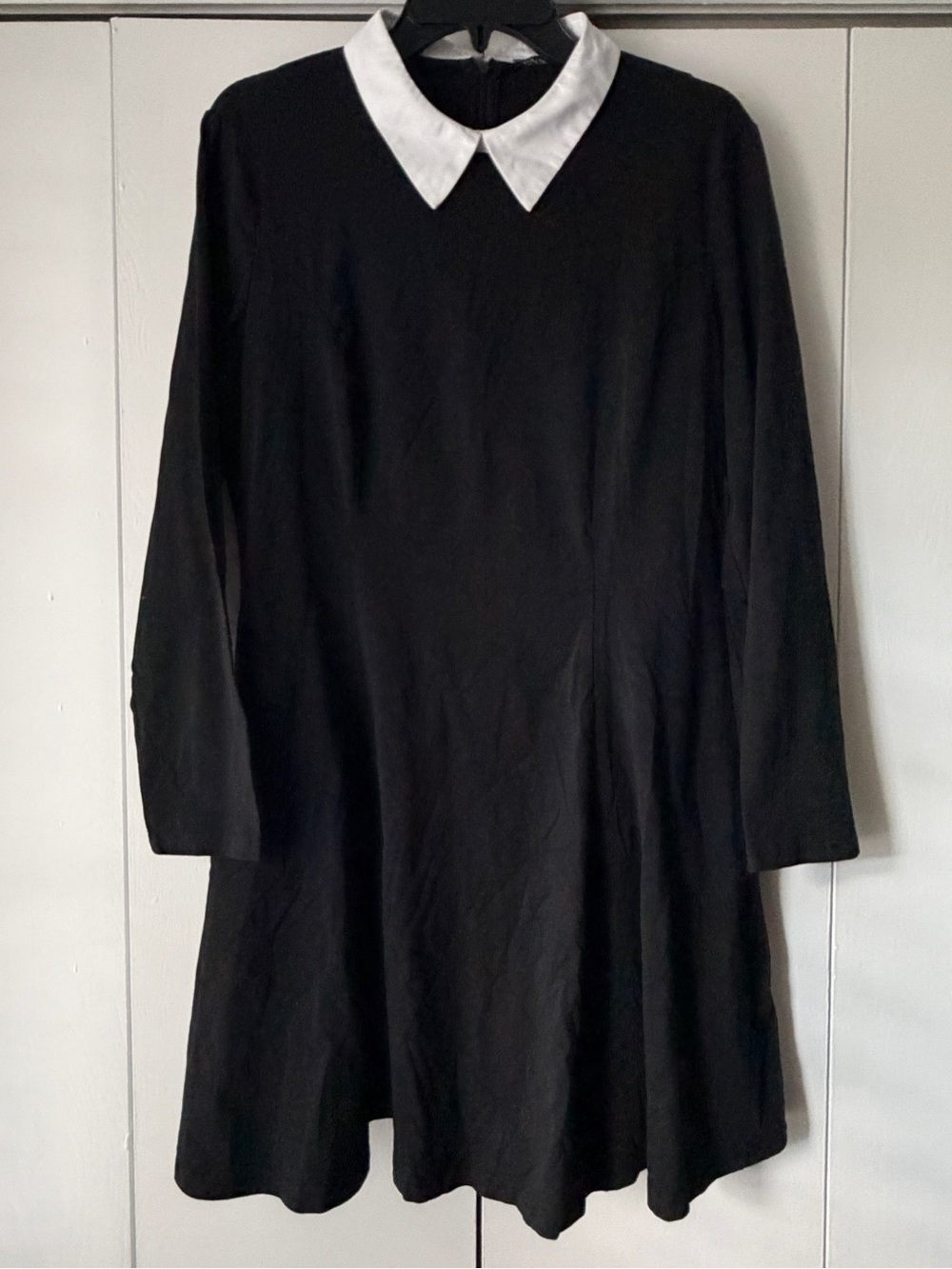 Black Long-Sleeve Dress with White Collar - Classic Women's A-Line
